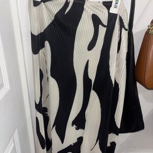 SHEIN Black and Cream Abstract A-Line Skirt